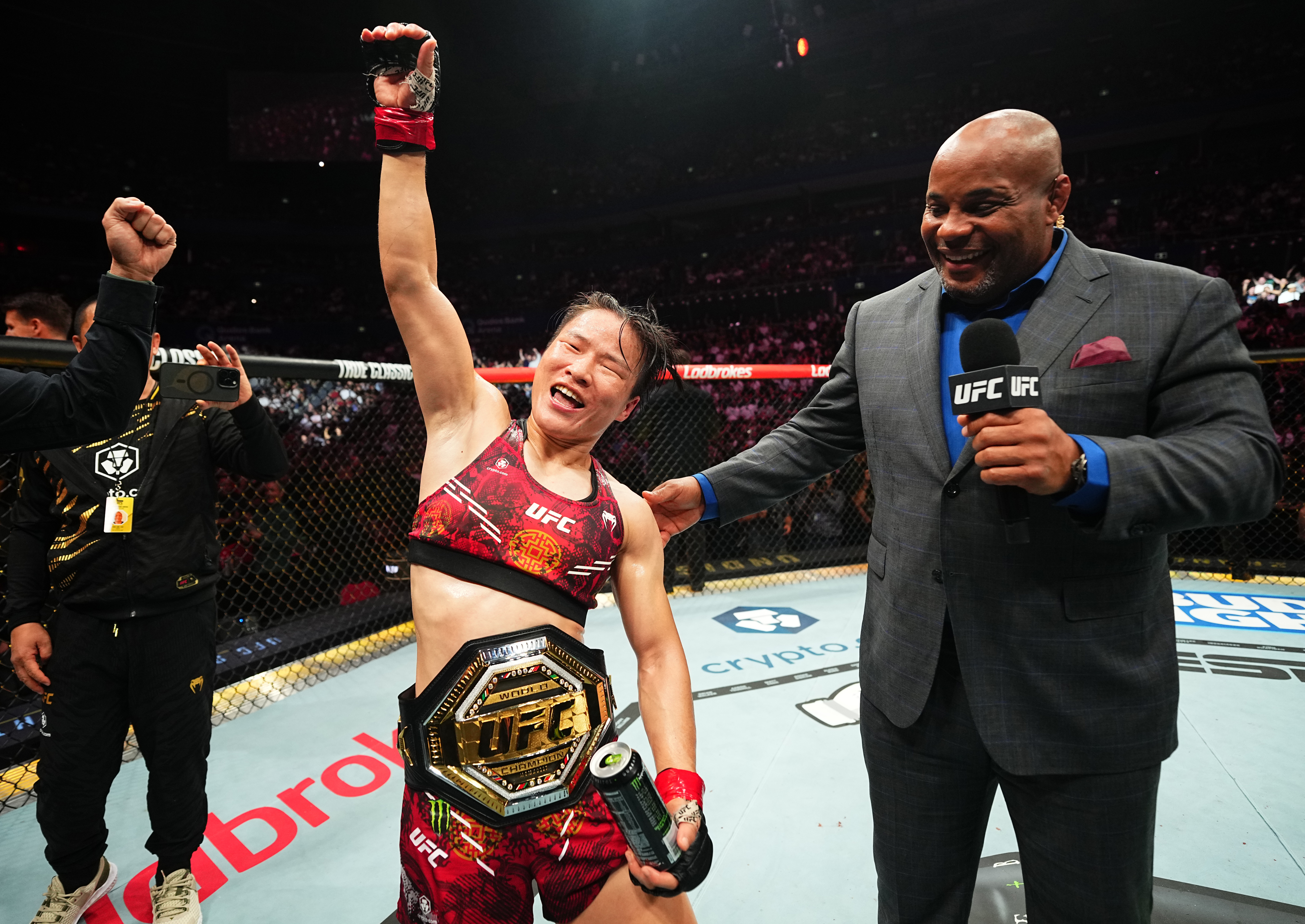 UFC 312: Zhang v Suarez