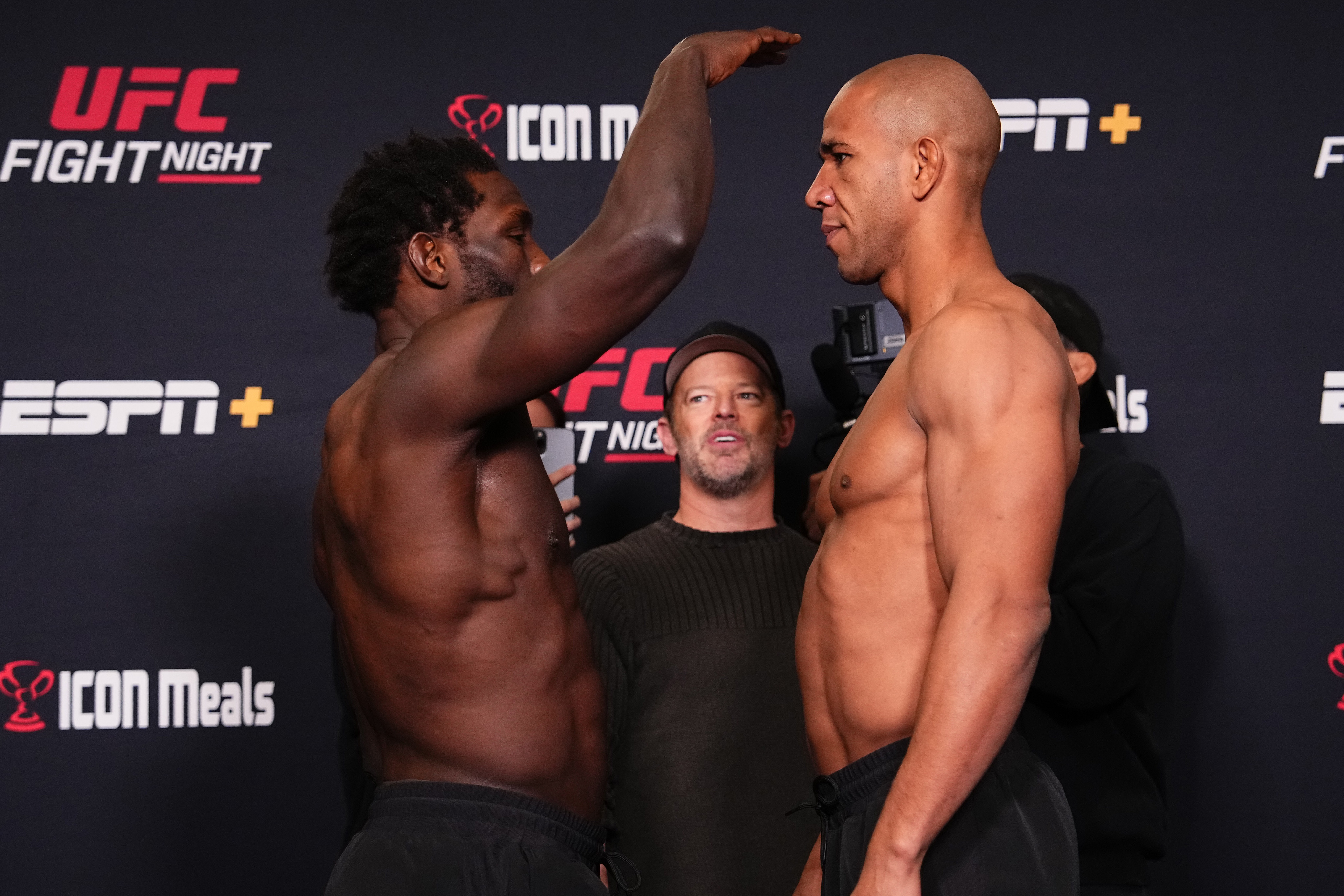 Jared Cannonier and Gregory Rodrigues at UFC Vegas 102